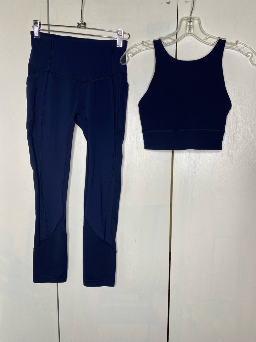 Lululemon bundle of leggings and sports bra size 4